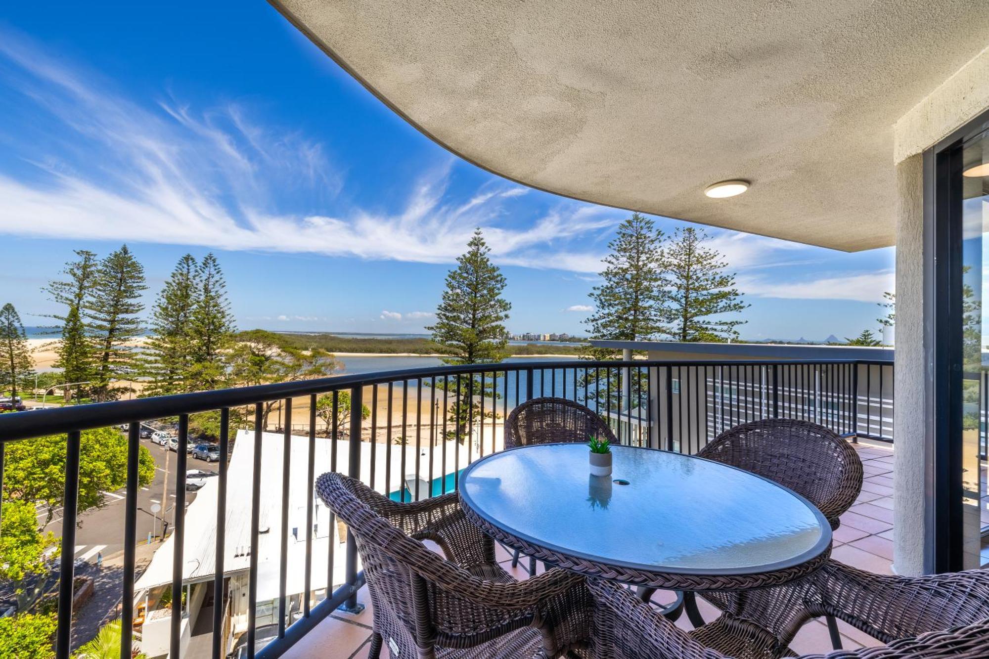 Belaire Place Motel Apartments Caloundra Exterior photo