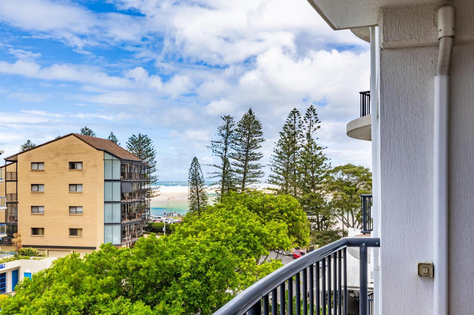 Belaire Place Motel Apartments Caloundra Exterior photo