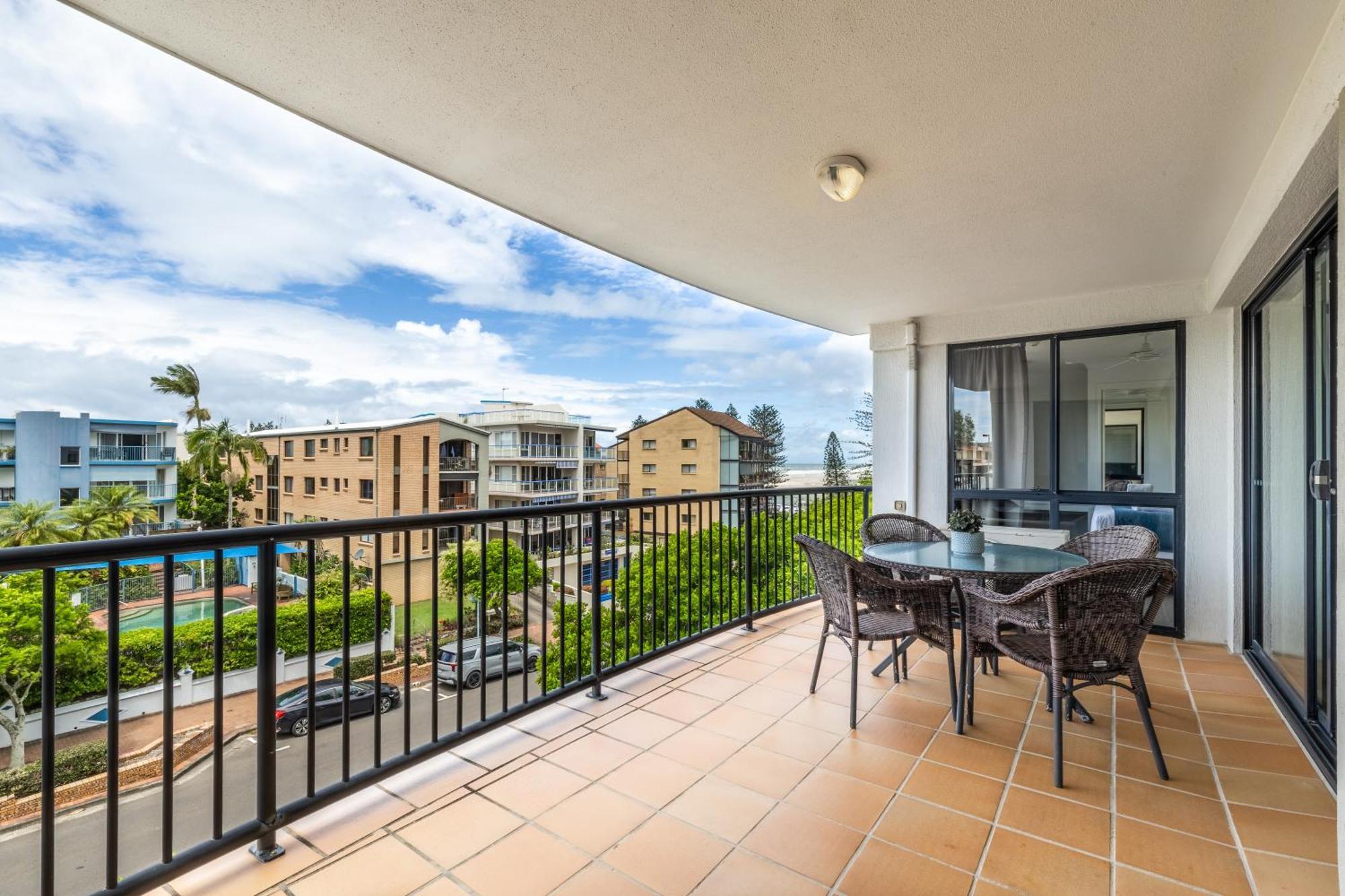 Belaire Place Motel Apartments Caloundra Exterior photo